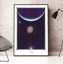 Laden Sie das Bild in den Galerie-Viewer, LUNAR