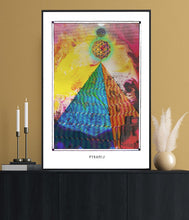 Laden Sie das Bild in den Galerie-Viewer, PYRAMIS